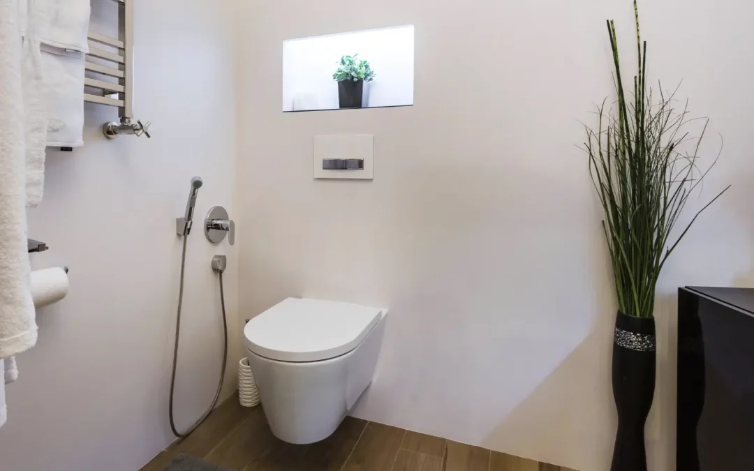 Reformas de Baños en 2026: El Secreto para Instalar Inodoros Suspendidos (y Ganar Diseño)